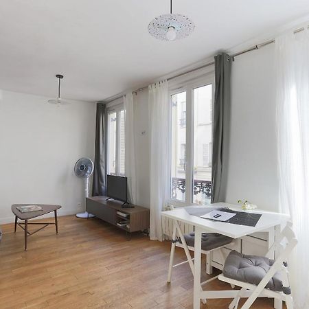 Eiffel Tower Royal Apartment Paris Exterior photo