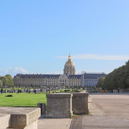 Eiffel Tower Royal Apartment Paris Exterior photo